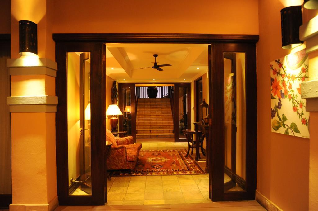 Anta Boga Hotel Bloemfontein Exterior foto